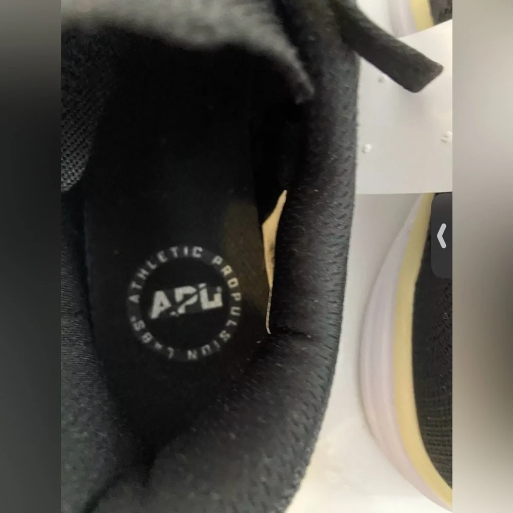 APL Women's TechLoom Pro Vanilla / Black / White‎ Running Shoe Light Sz 8 Mint